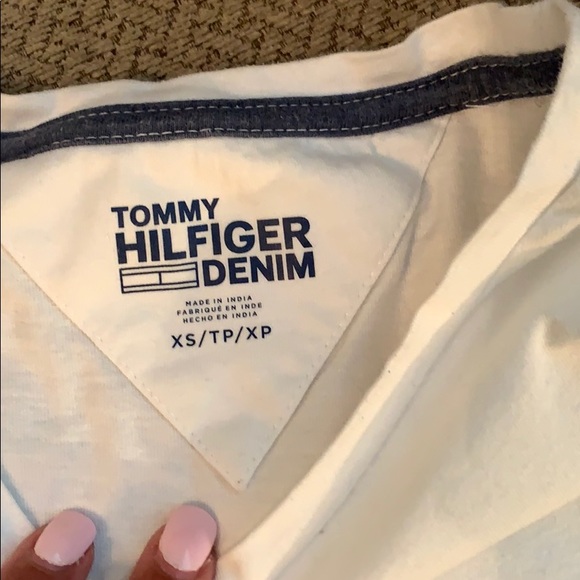 Tommy Hilfiger - Picture 2 of 3